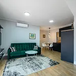 Apartment Orsula Near Old Town