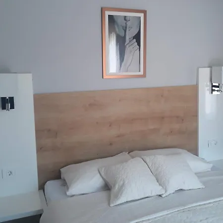 Apartment Orsula Near Old Town