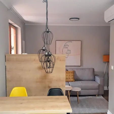 Orsula Near Old Town Apartment *