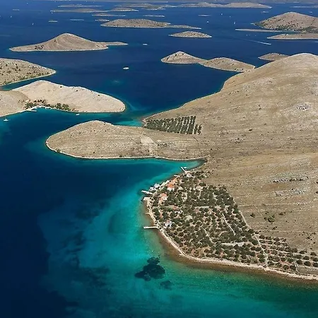 Orsula Near Old Town Apartment