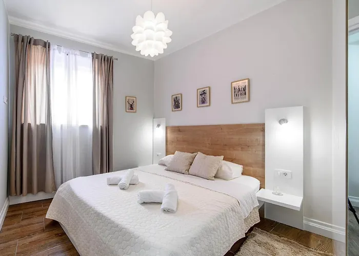 Orsula Near Old Town Apartman *